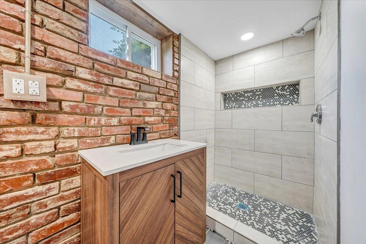 2438 Churchill DR NW - Photo 29