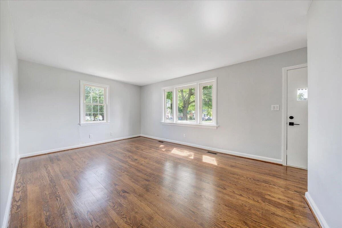 2438 Churchill DR NW - Photo 3