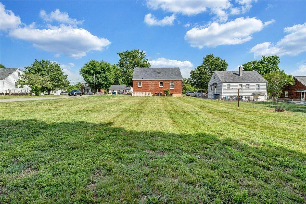 2438 Churchill DR NW - Photo 41