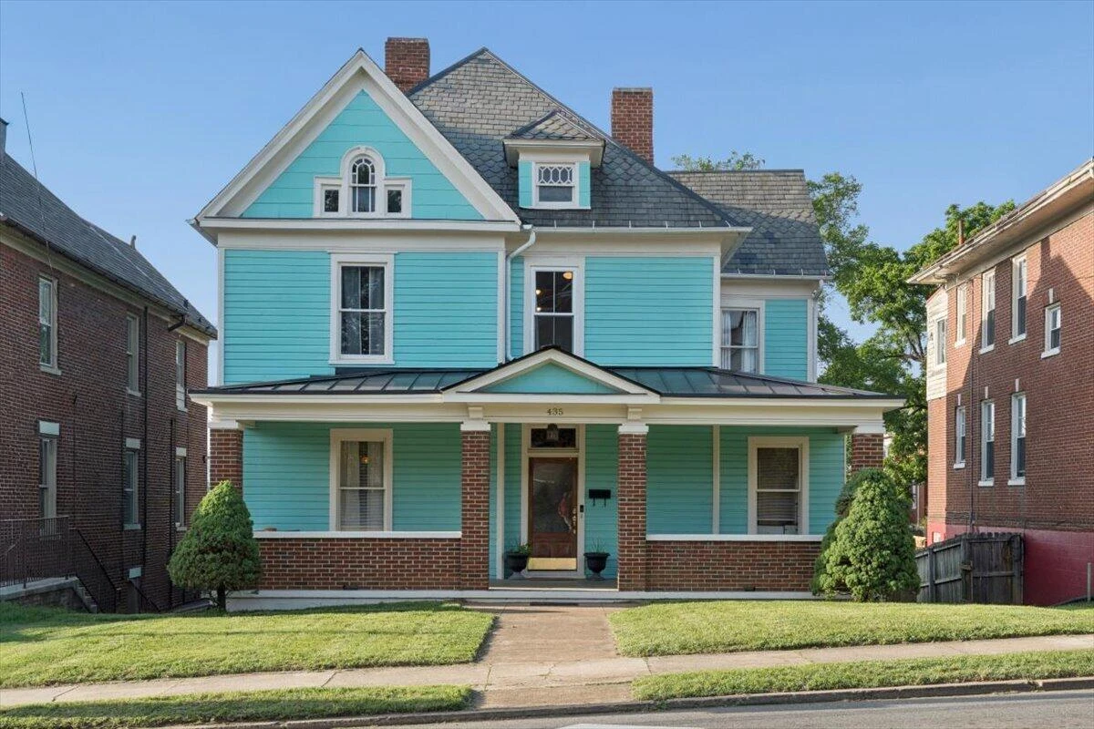 435 Elm AVE SW