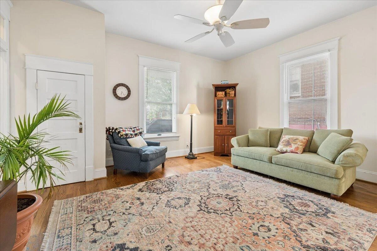 435 Elm AVE SW - Photo 13