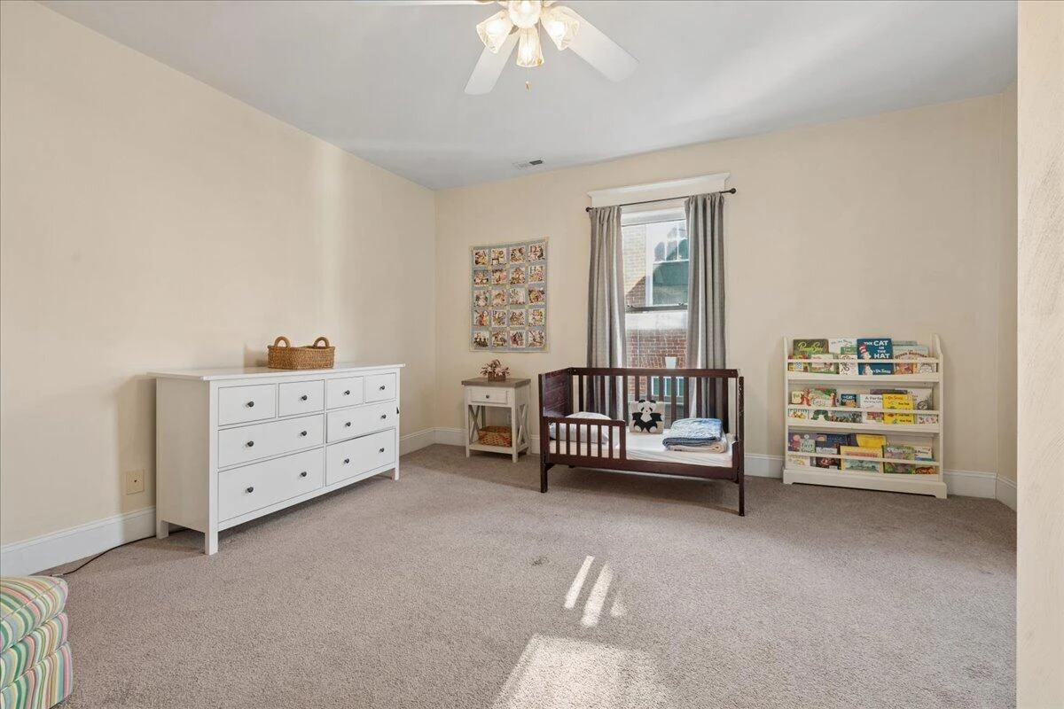 435 Elm AVE SW - Photo 21