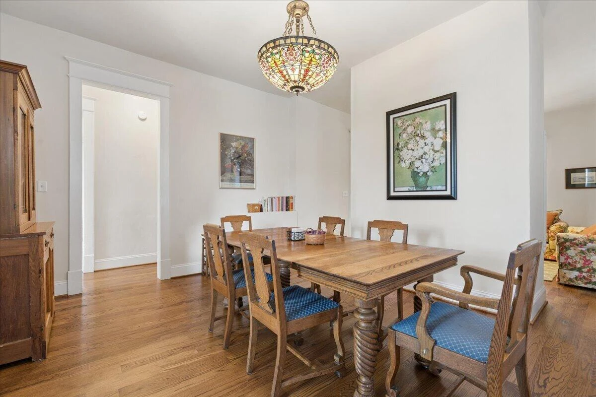 435 Elm AVE SW - Photo 9