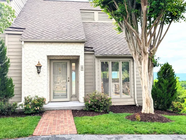 4958 Hunting Hills CIR
