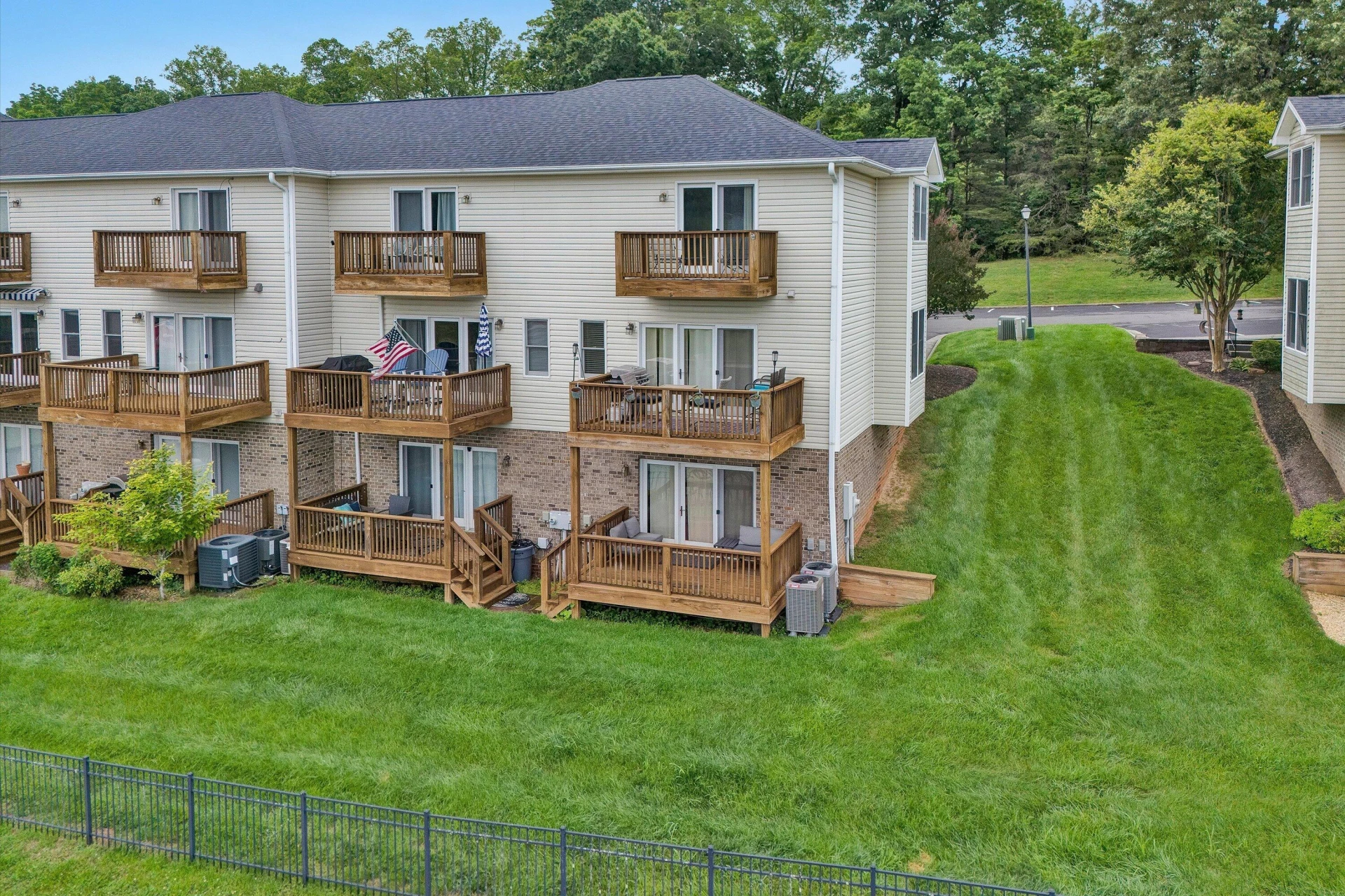 375 Cambridge CT #B1 - Photo 2