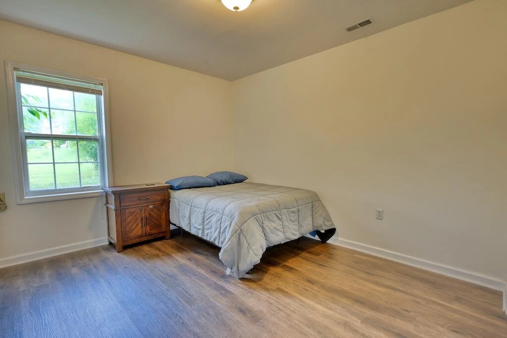 1460 Westview DR - Photo 10