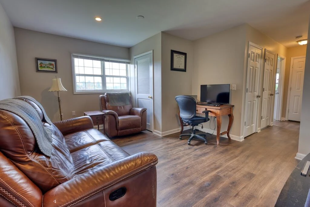 1460 Westview DR - Photo 12