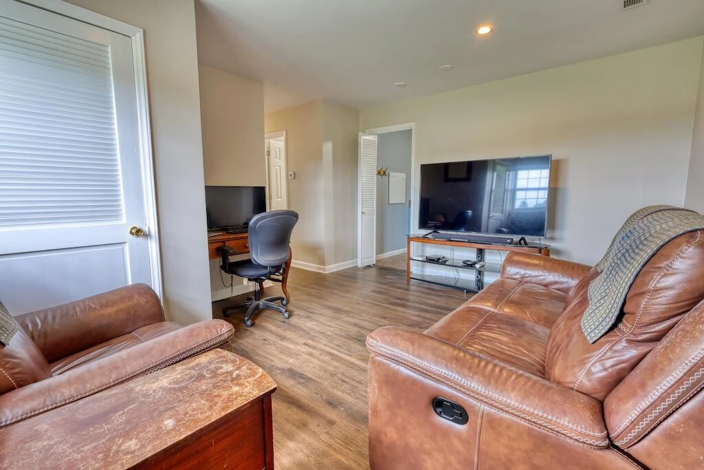 1460 Westview DR - Photo 13