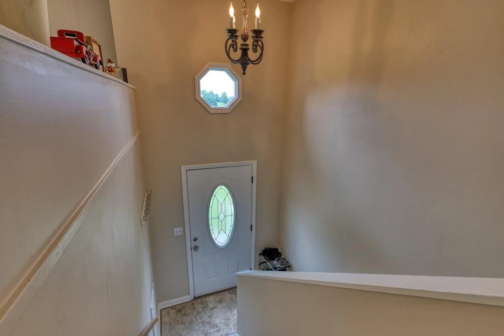 1460 Westview DR - Photo 16
