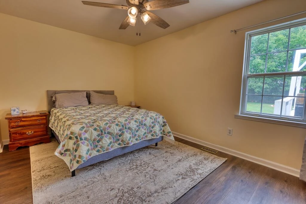1460 Westview DR - Photo 18