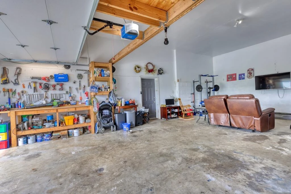 1460 Westview DR - Photo 21