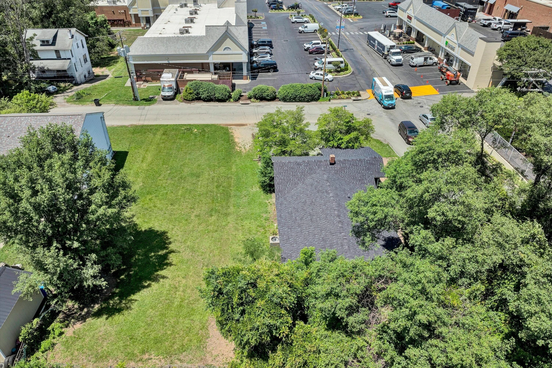 2302 Winthrop AVE SW - Photo 4