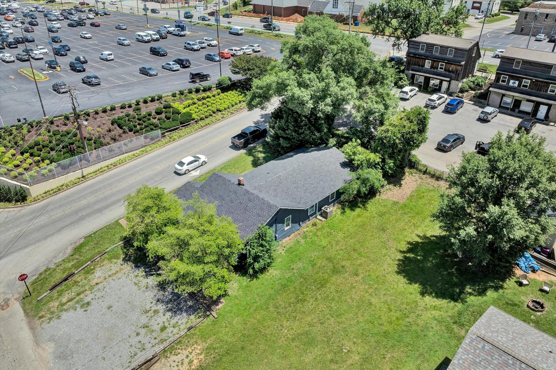 2302 Winthrop AVE SW - Photo 7