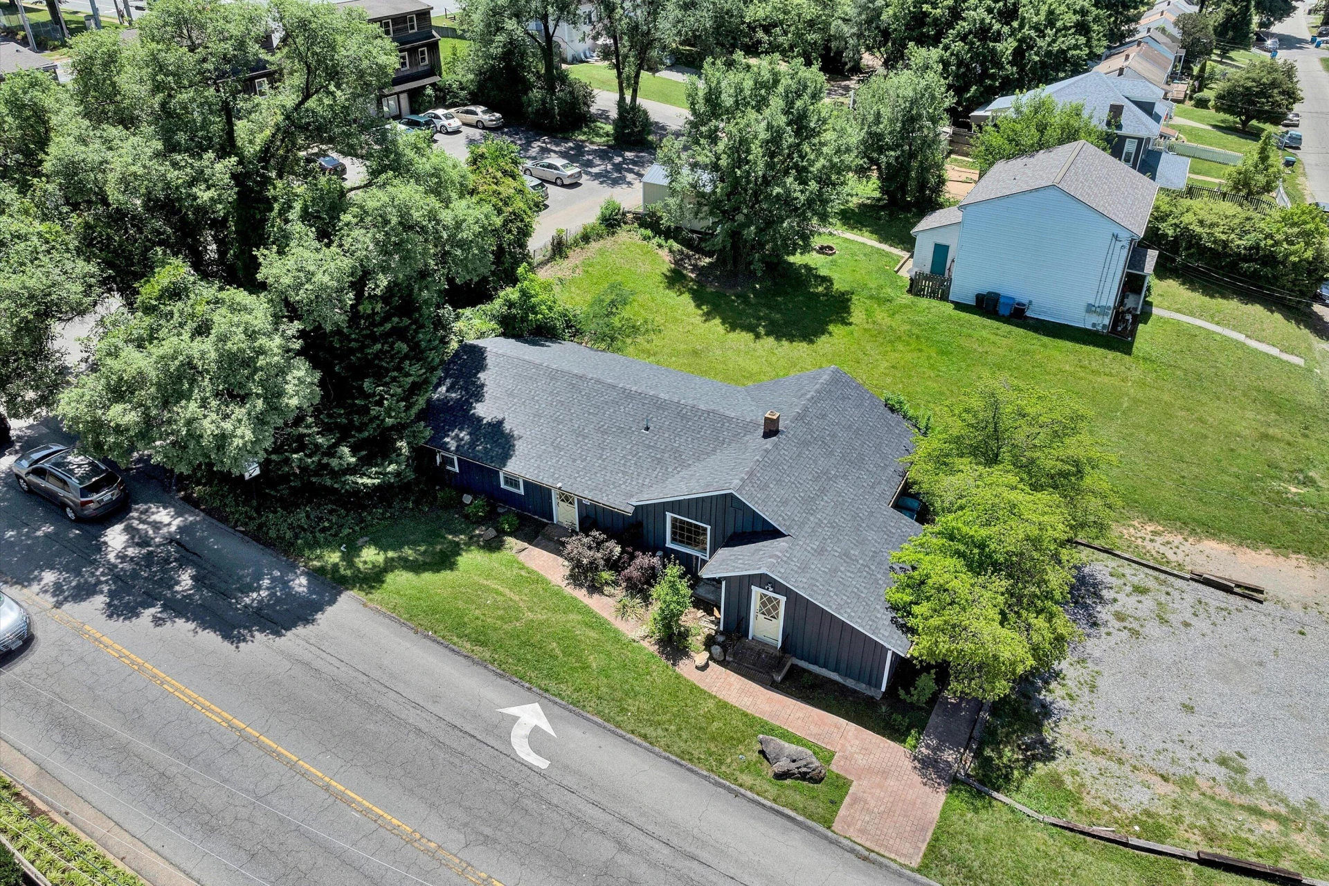 2302 Winthrop AVE SW - Photo 8