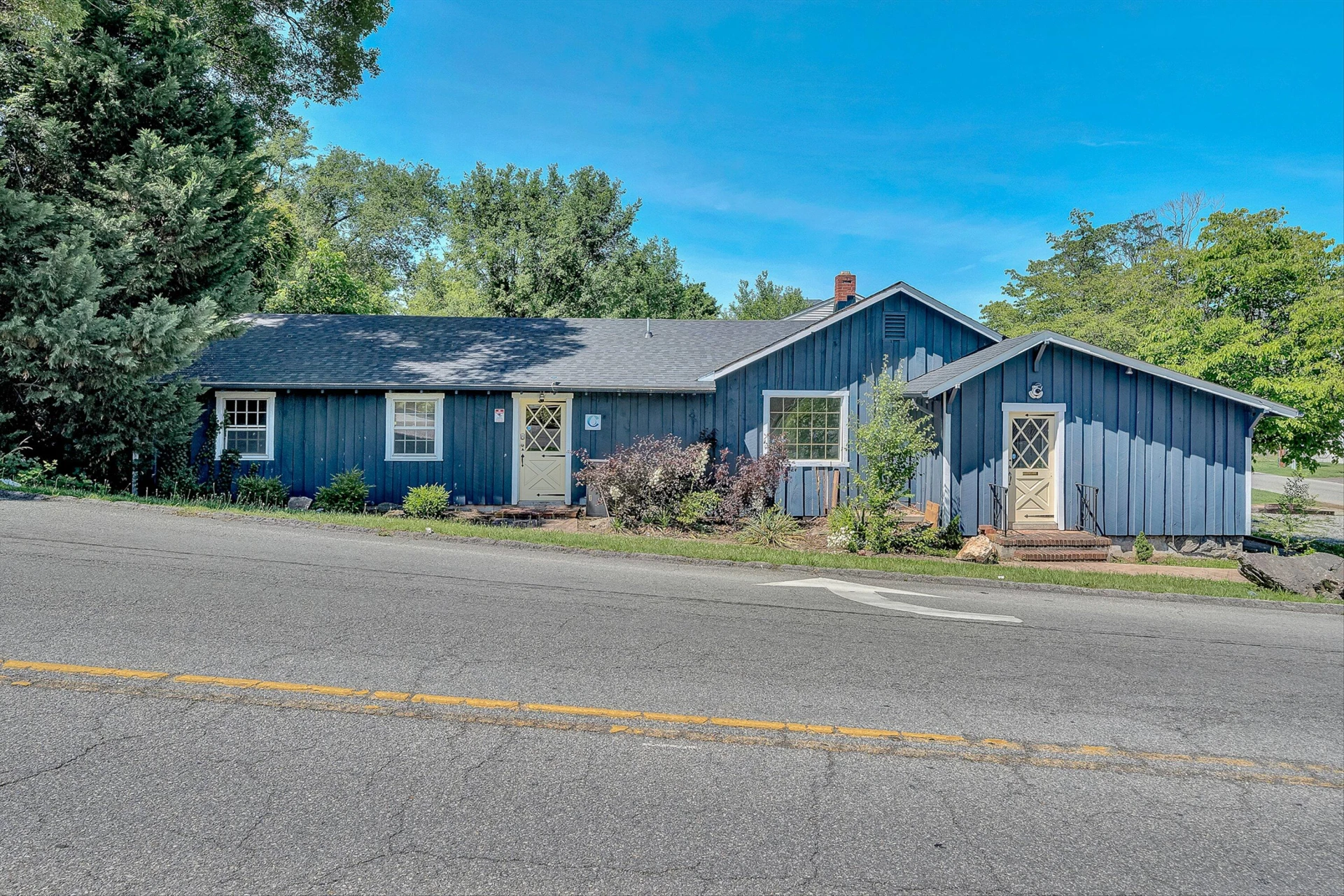 2302 Winthrop AVE SW - Photo 9