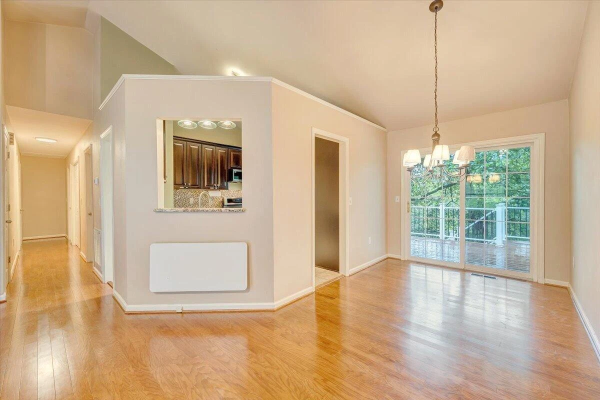 2730 Creston AVE SW - Photo 8