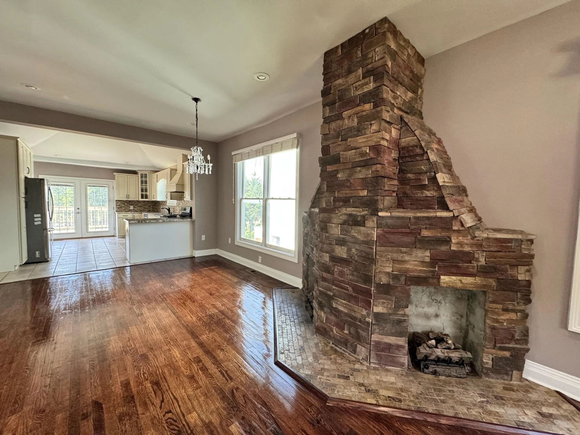 416 Day AVE SW - Photo 2