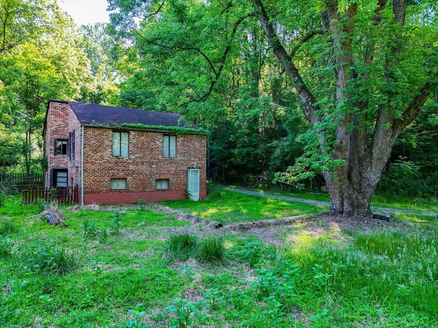 7320 Merriman RD