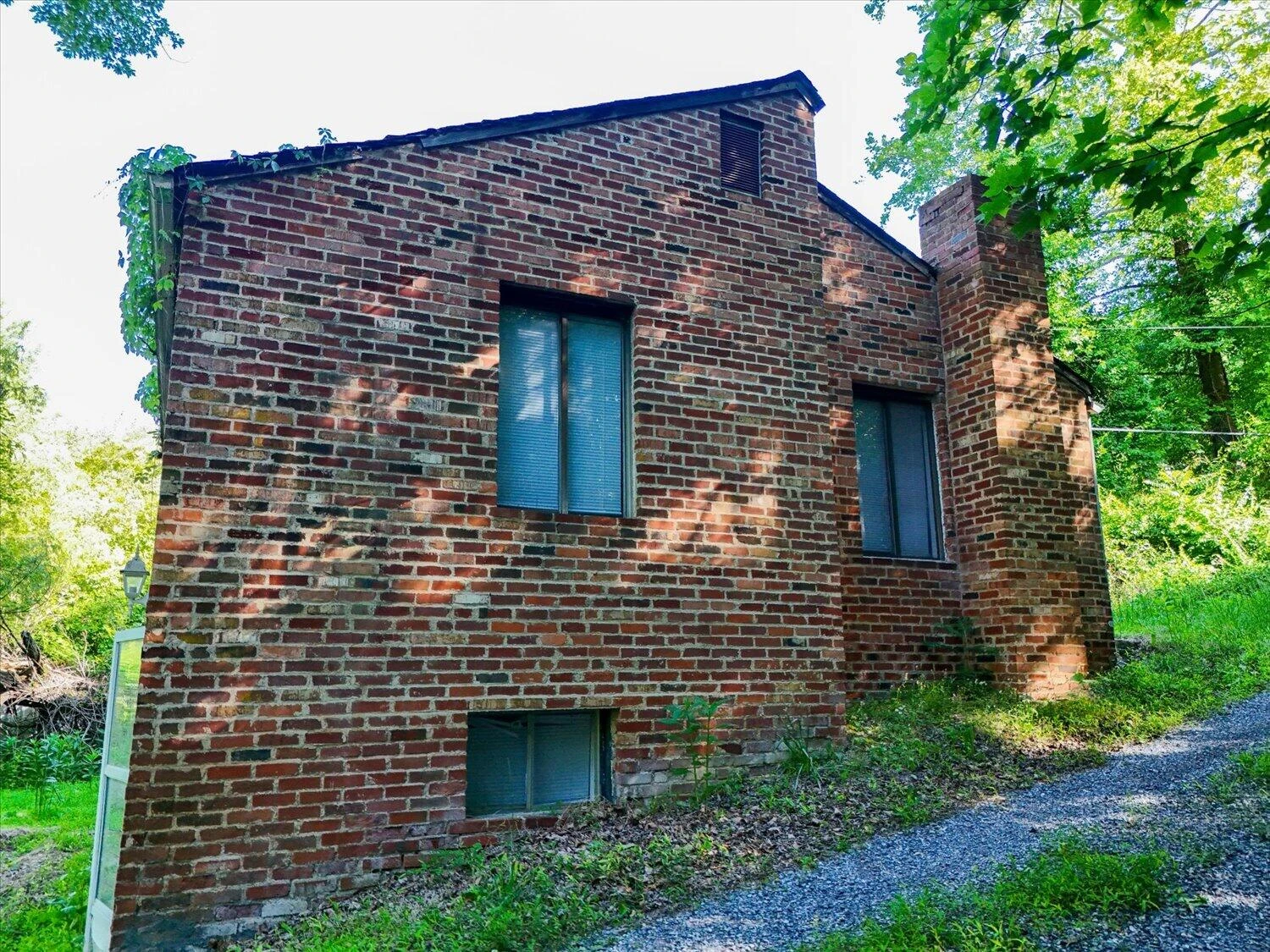 7320 Merriman RD - Photo 4
