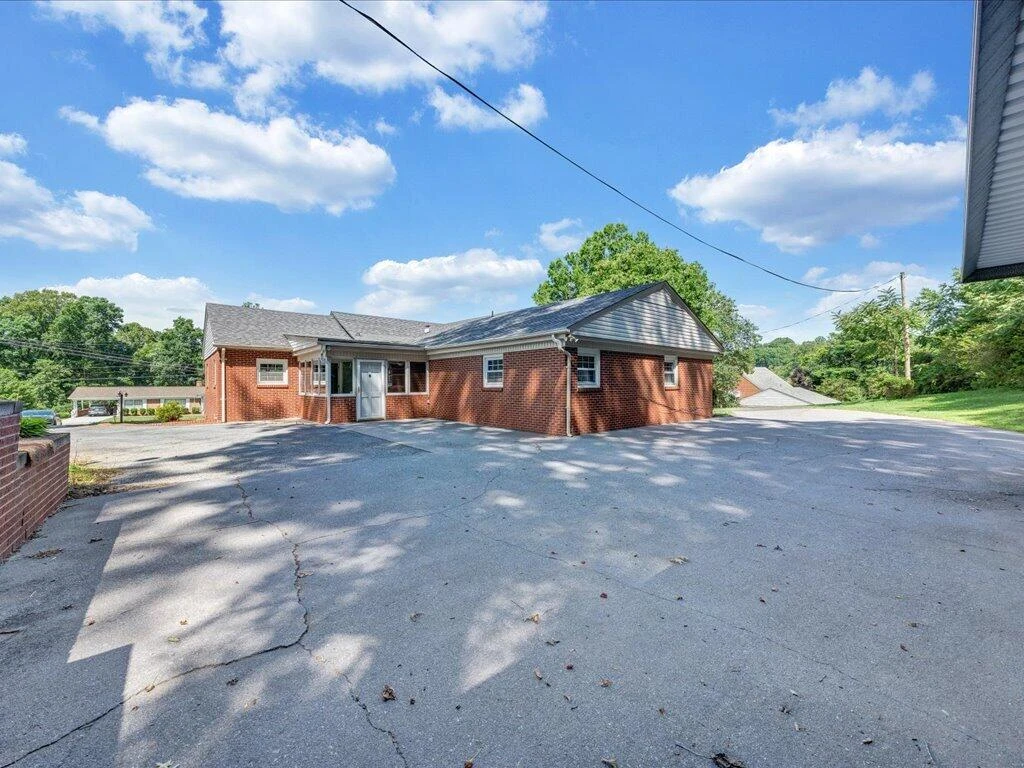 3202 Daniels Creek RD - Photo 37