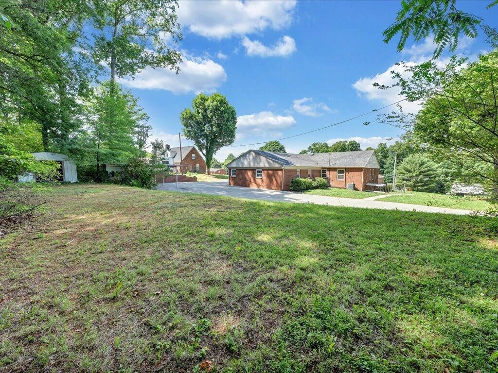 3202 Daniels Creek RD - Photo 40