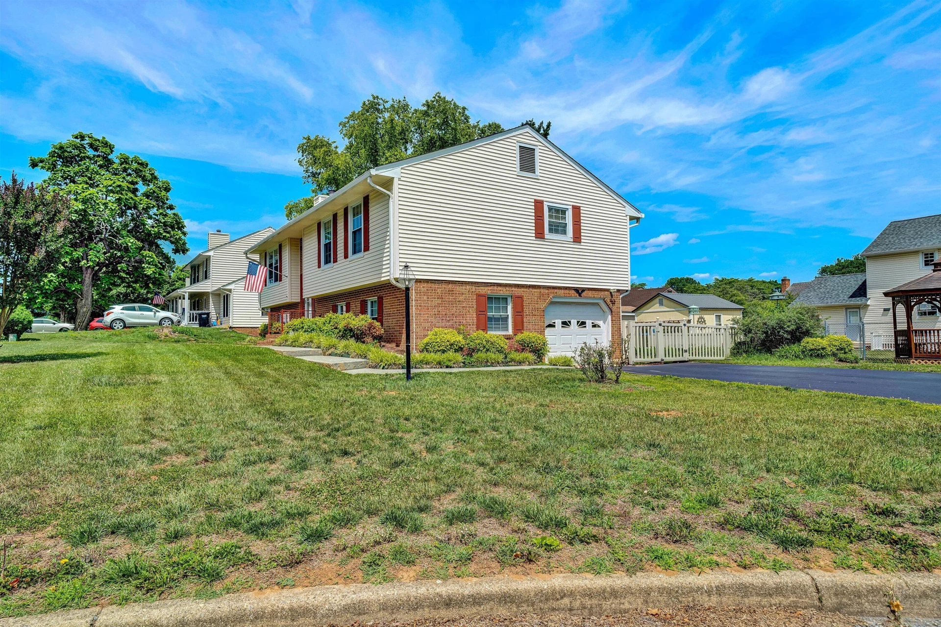 1040 Barrens Village CT - Photo 3