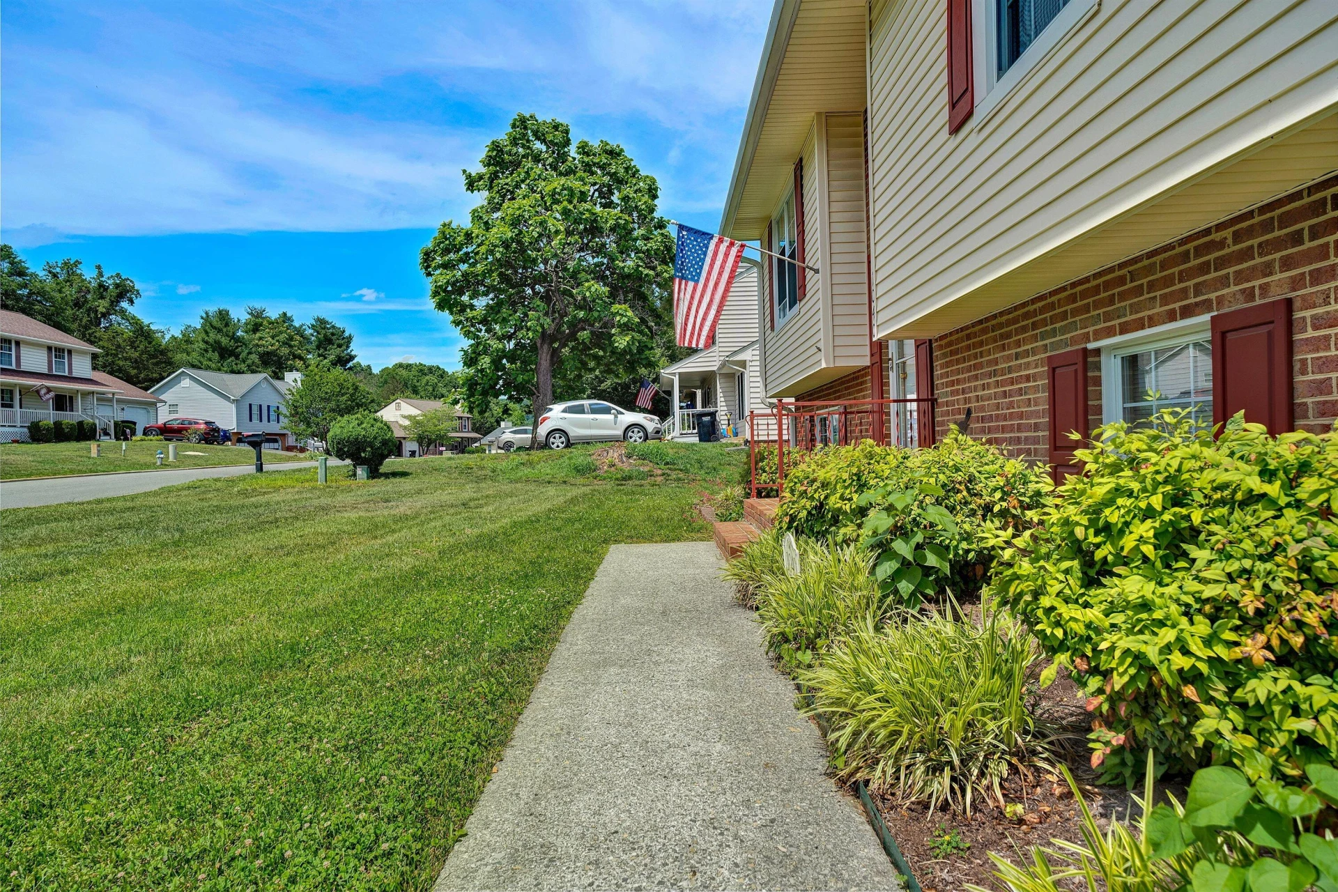 1040 Barrens Village CT - Photo 4