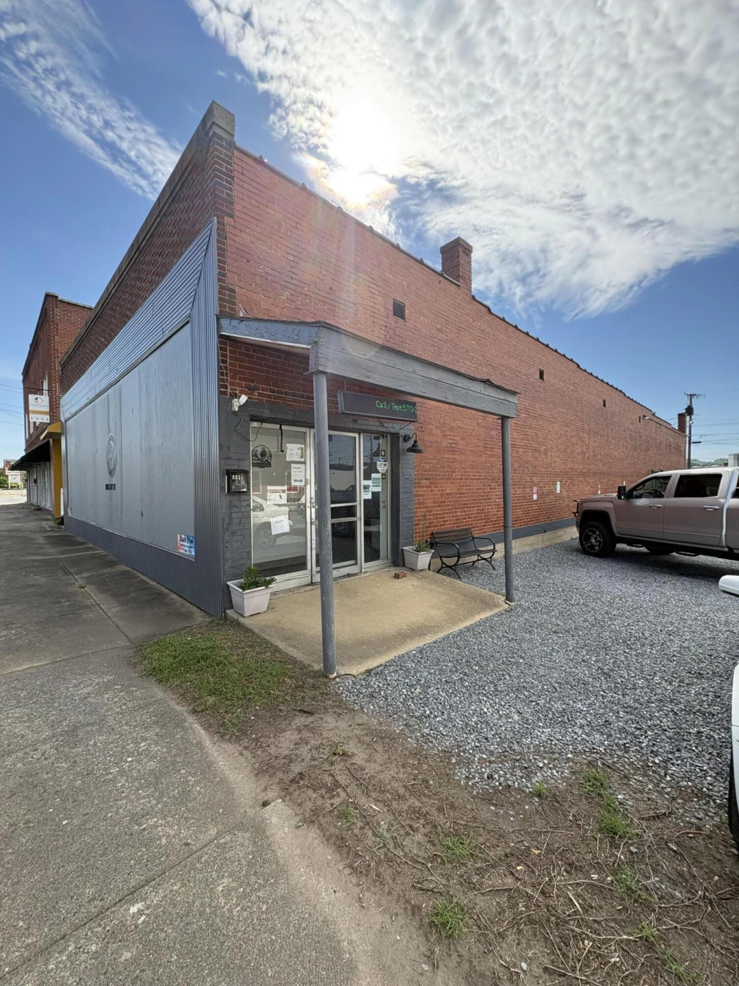 821 Main ST