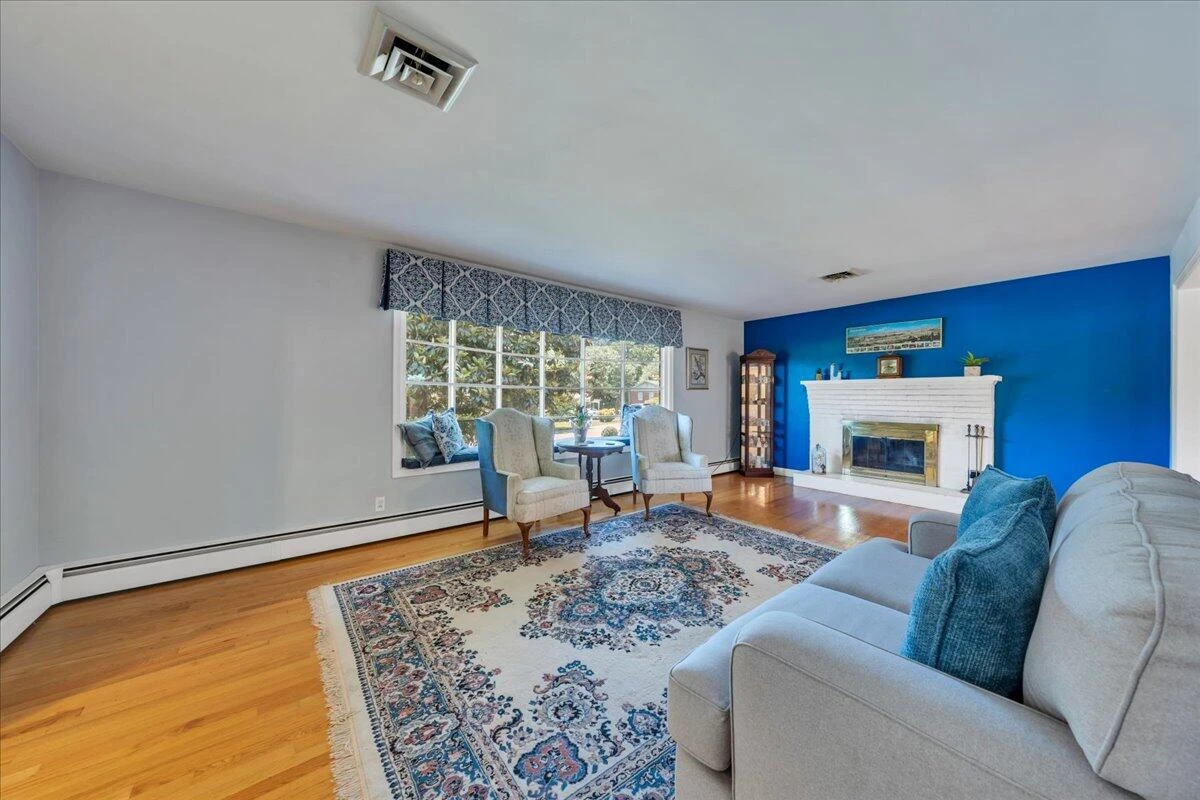 2124 Bridle LN - Photo 10