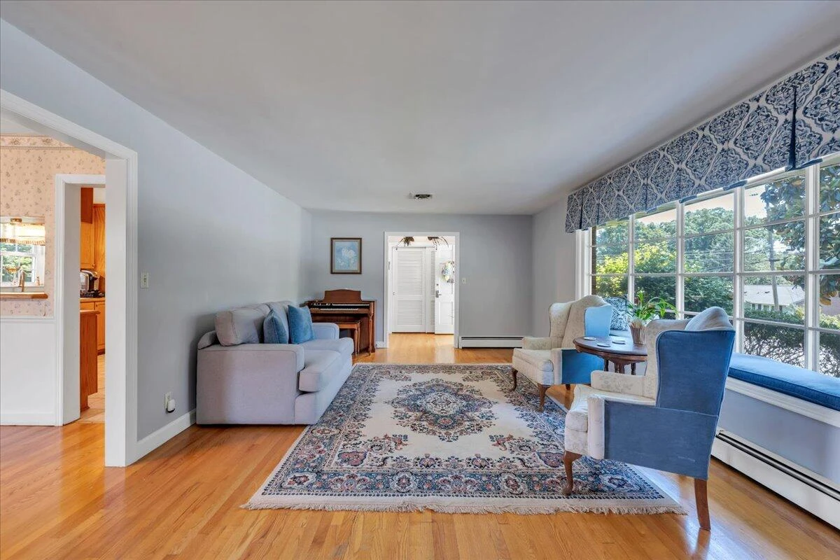 2124 Bridle LN - Photo 12