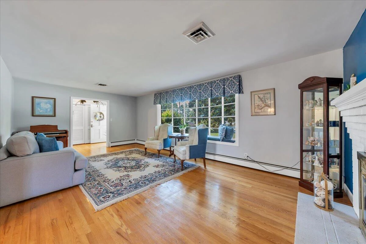 2124 Bridle LN - Photo 13