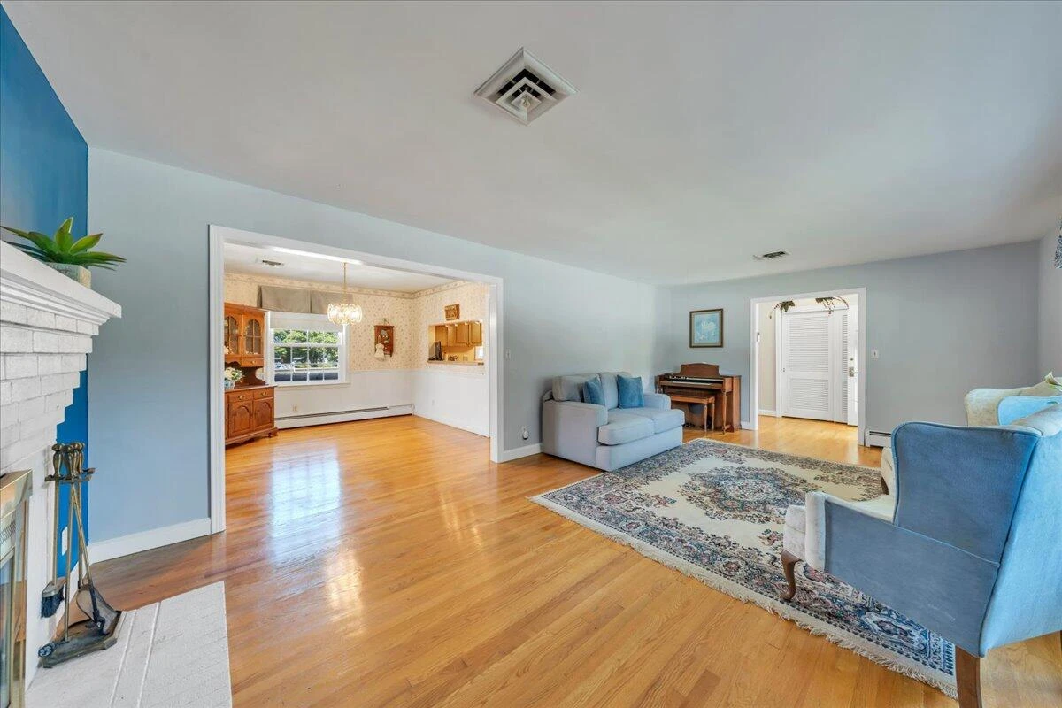 2124 Bridle LN - Photo 14