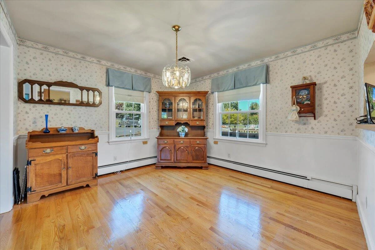2124 Bridle LN - Photo 15