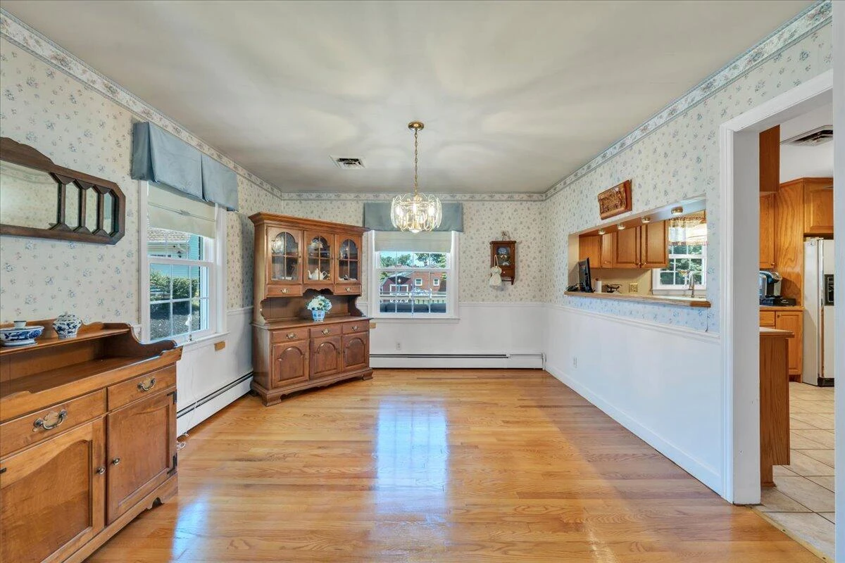 2124 Bridle LN - Photo 16