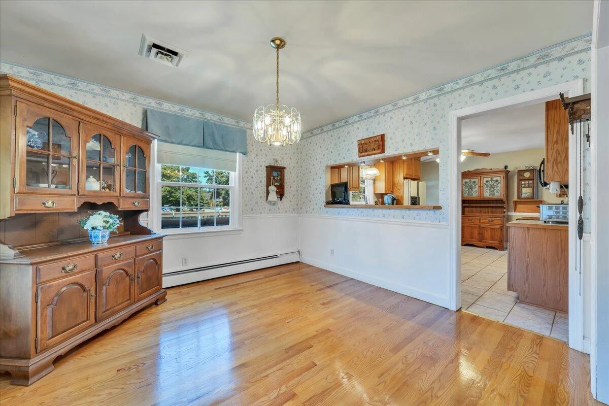 2124 Bridle LN - Photo 17