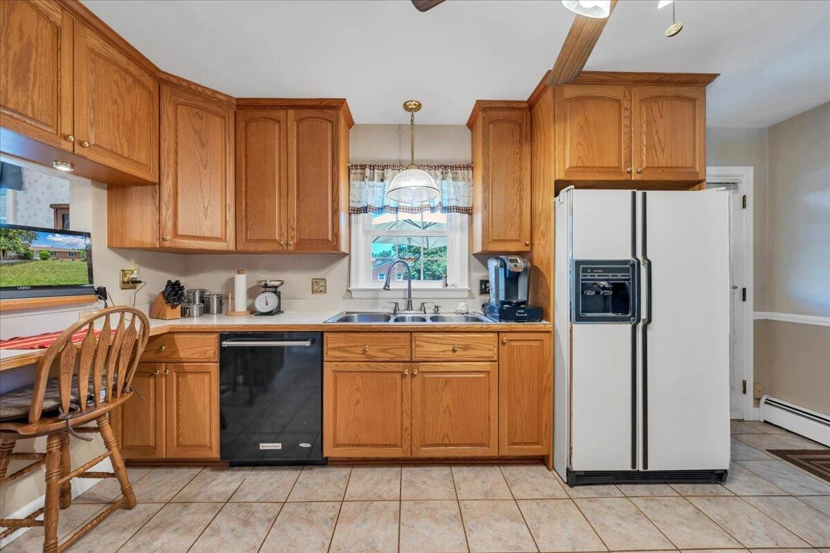2124 Bridle LN - Photo 19