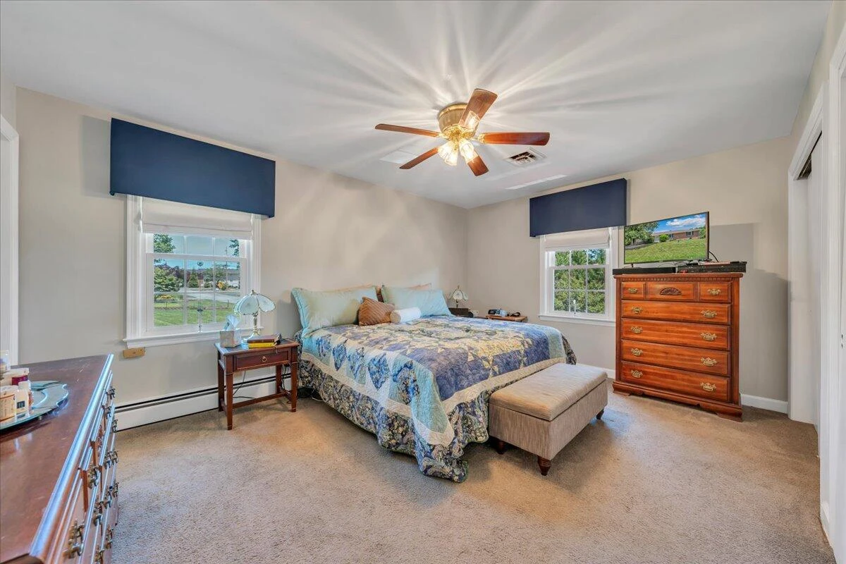 2124 Bridle LN - Photo 24