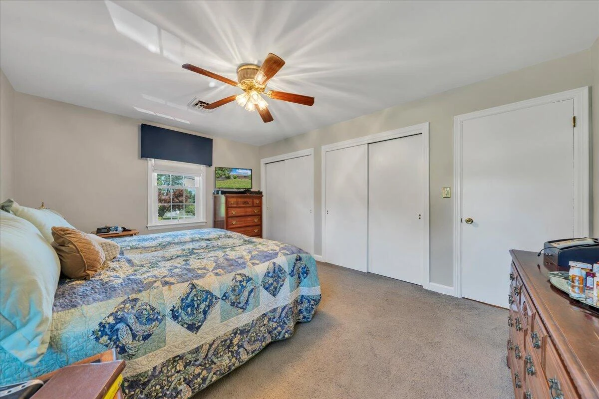 2124 Bridle LN - Photo 26
