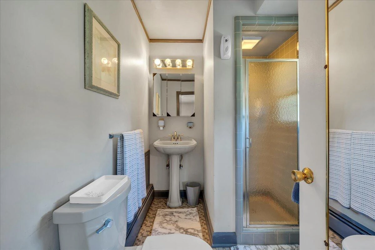 2124 Bridle LN - Photo 27