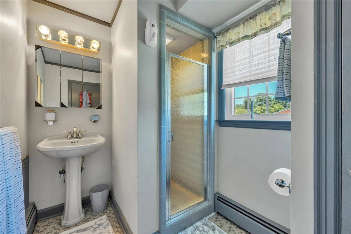 2124 Bridle LN - Photo 28