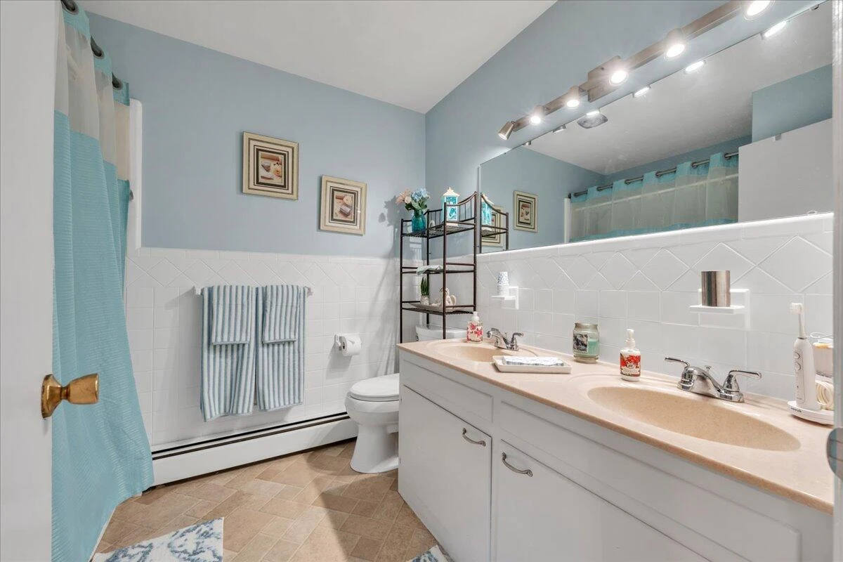 2124 Bridle LN - Photo 32