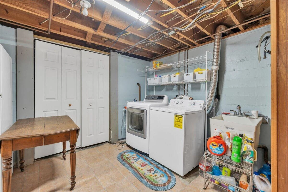 2124 Bridle LN - Photo 38