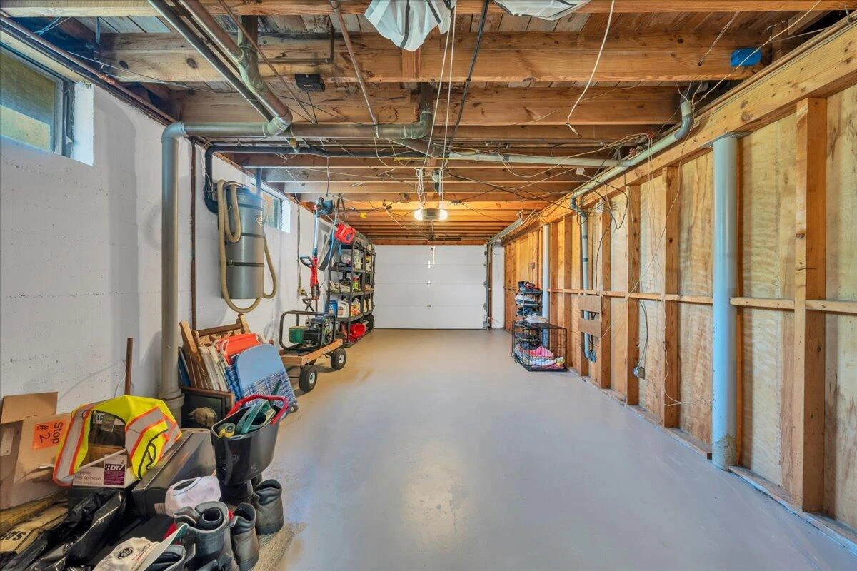 2124 Bridle LN - Photo 40