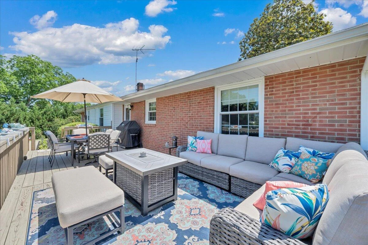 2124 Bridle LN - Photo 45