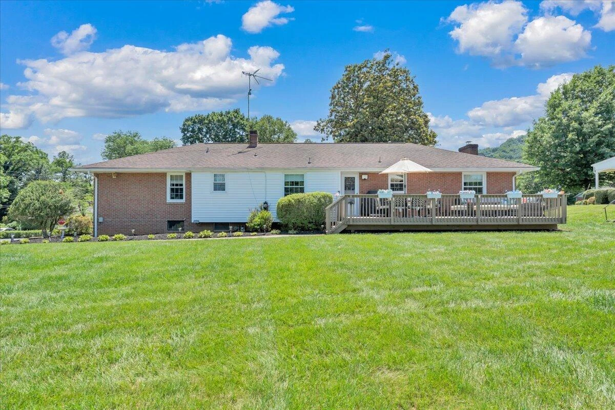 2124 Bridle LN - Photo 50