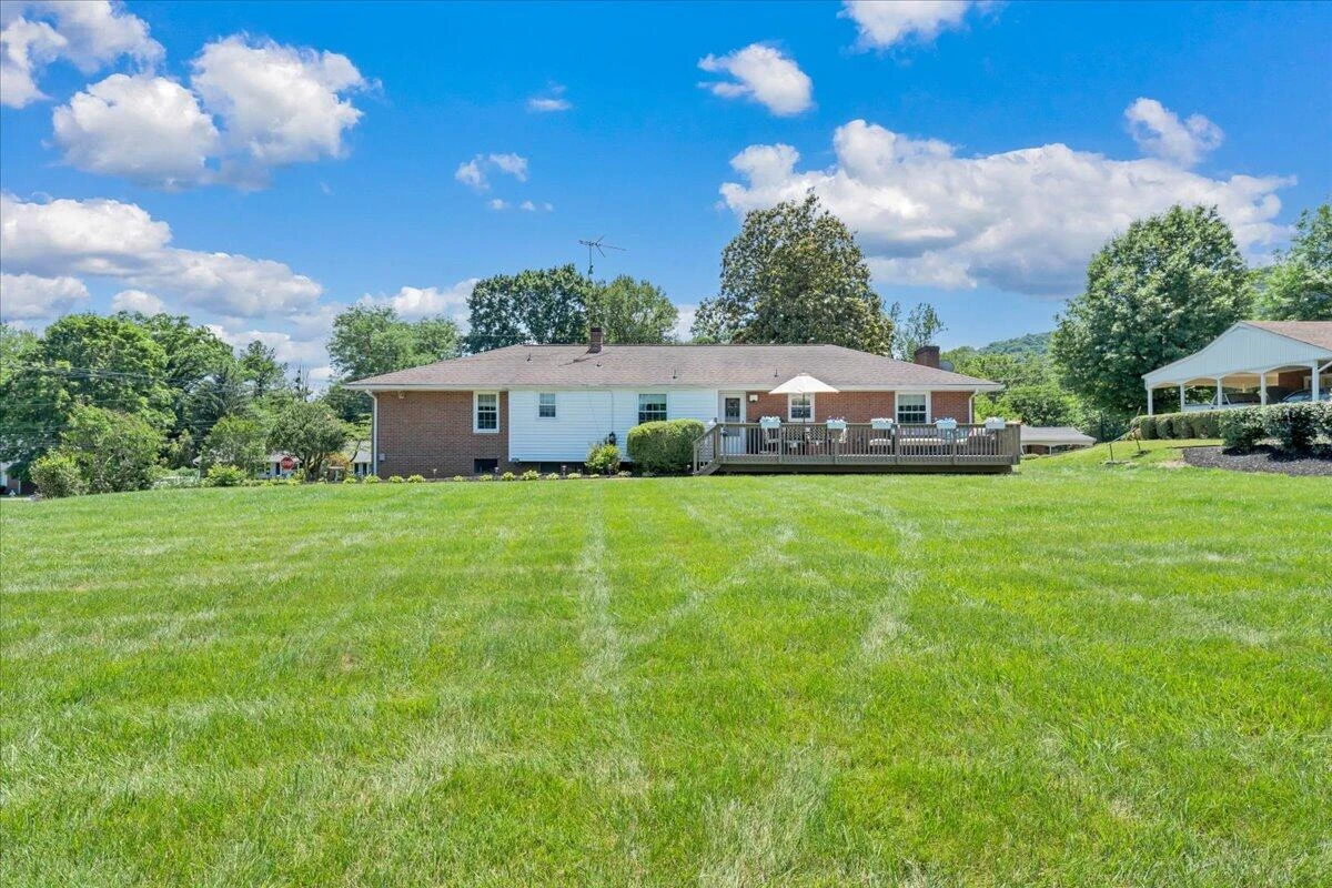 2124 Bridle LN - Photo 51
