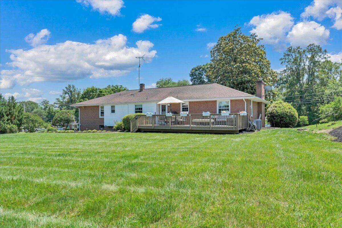 2124 Bridle LN - Photo 52