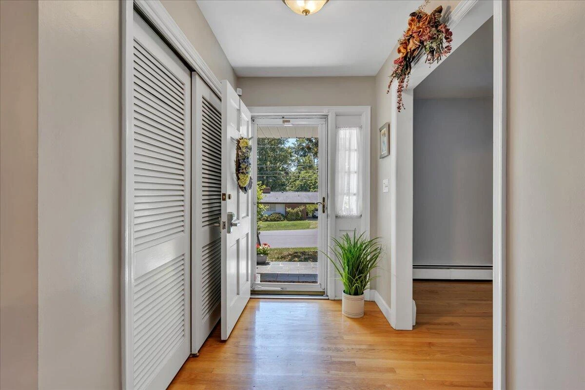 2124 Bridle LN - Photo 6