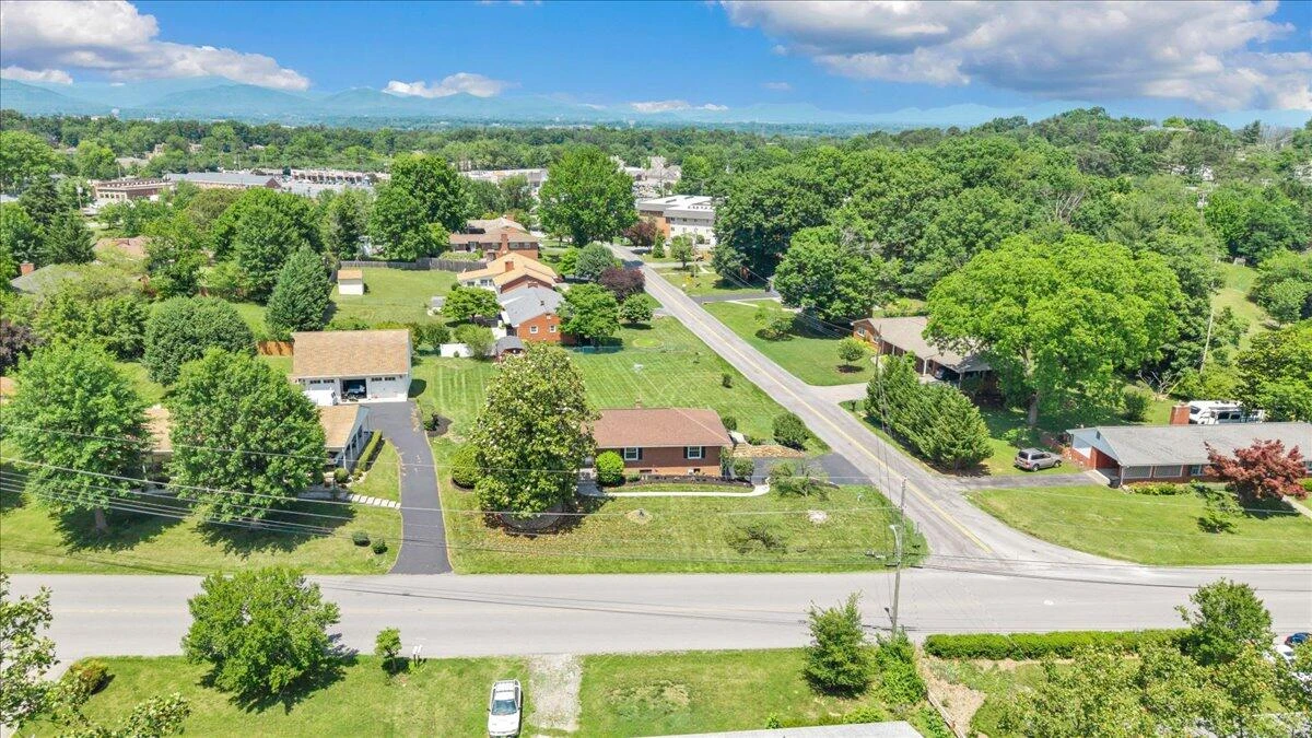 2124 Bridle LN - Photo 62