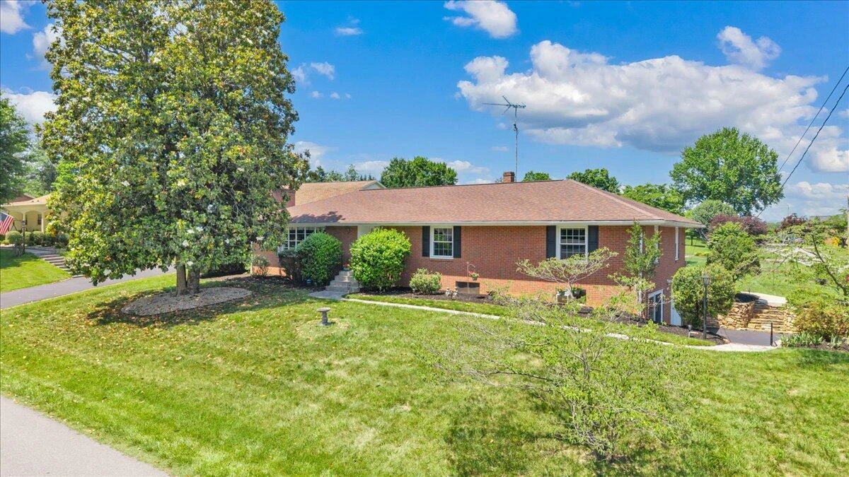 2124 Bridle LN - Photo 65